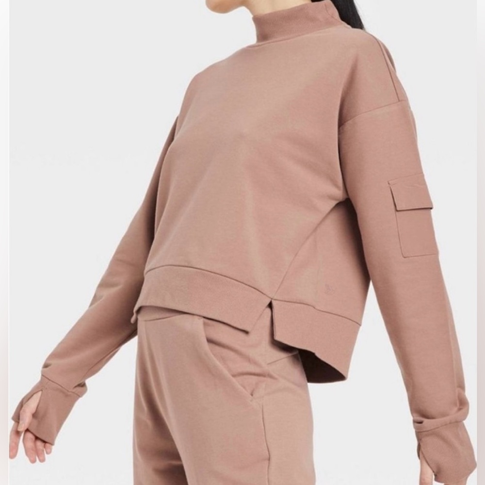 NWT ‘All in Motion’ Cropped Sweatshirt